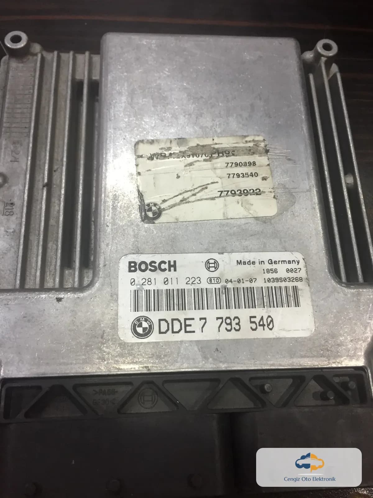 BMW E46 3.30D MOTOR BEYİNİ - 0281011223 - DDE7793540