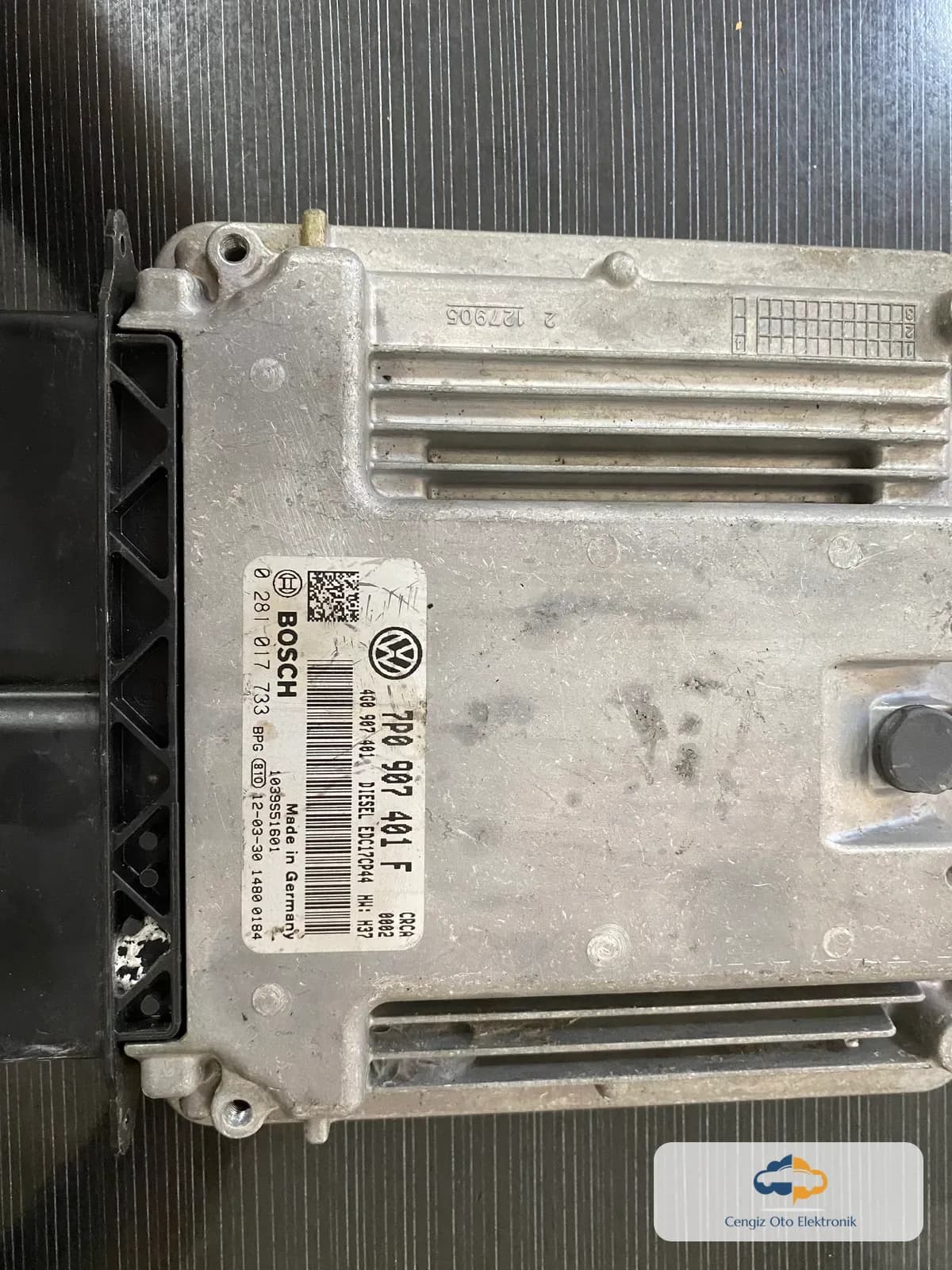 Volkswagen Touareg Motor Beyini - 0281017733 - 7P0907401F - EDC17CP44