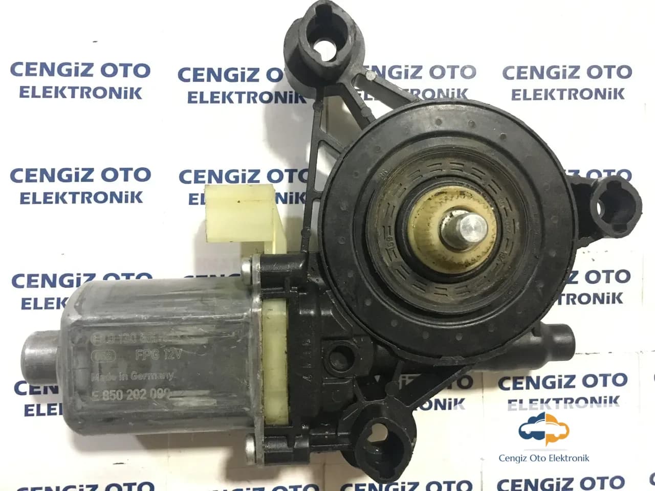 Audi Ön Sağ Cam Motoru - 0130822717