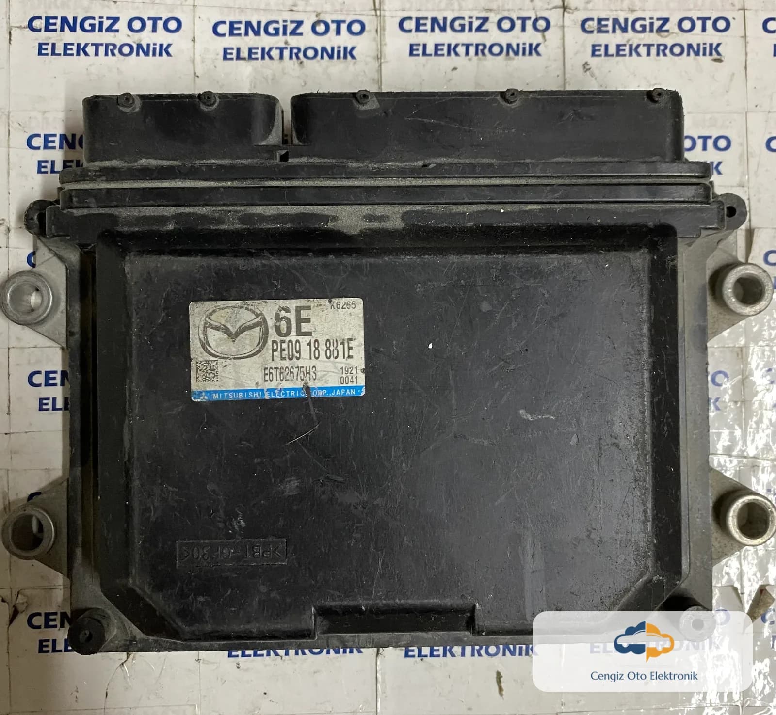 Mazda Motor Beyini - PE091888E