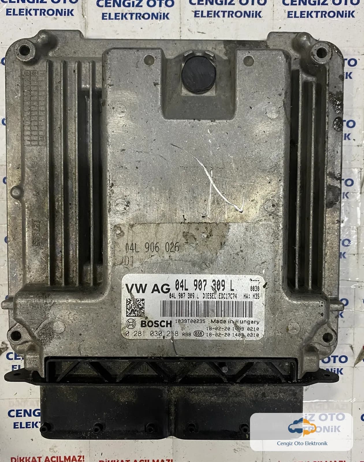 Audi A4 2.0 Motor beyini - 04L907309L - 0281030258