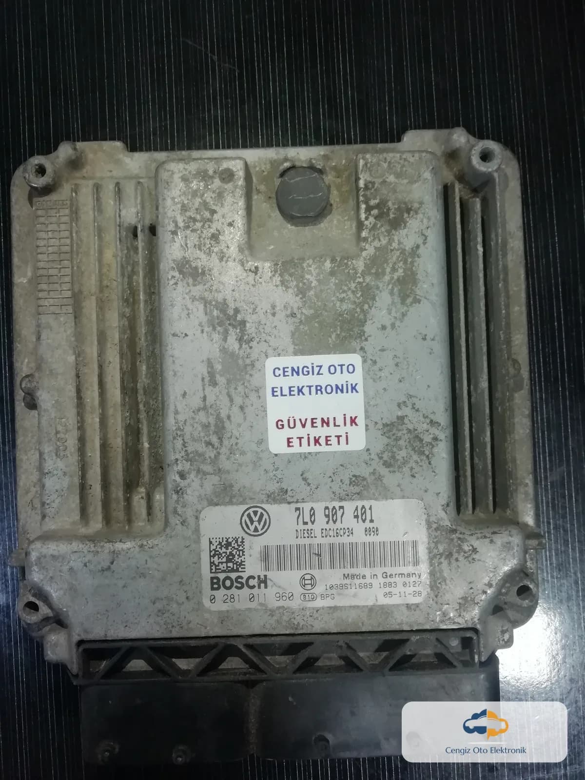 Volkswagen Touareg 3.0 Motor Beyini - 0281011960 - 7l0907401
