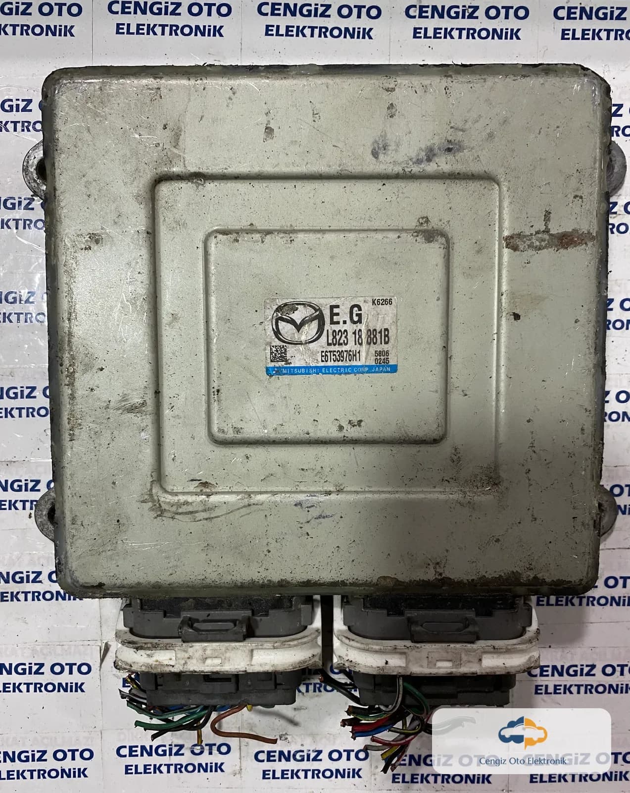 Mazda Motor Beyini - L82318881B - L823 18 881B