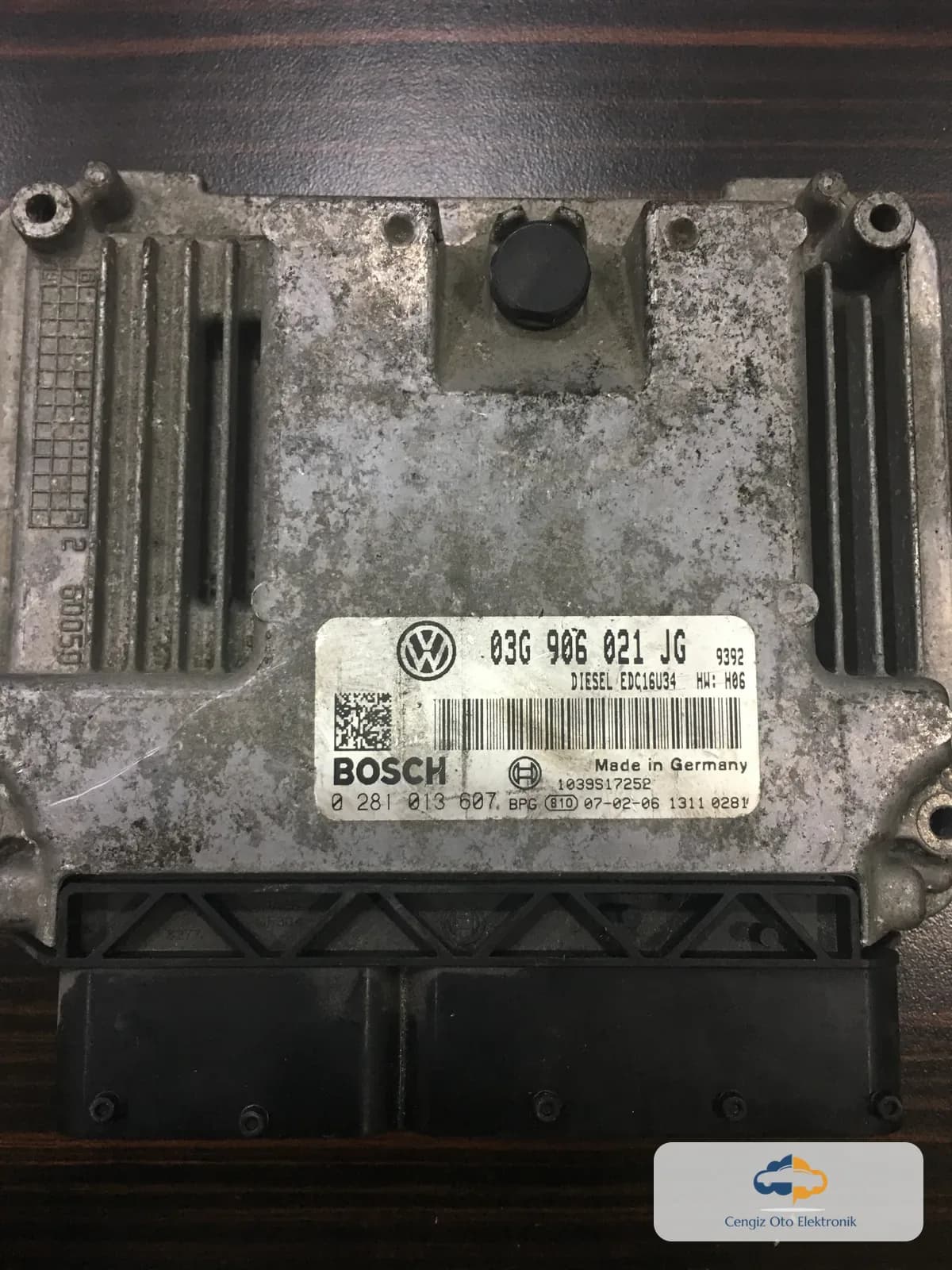 VW GOLF 2.0 MOTOR BEYİNİ - 0281013607 - 03G906021JG