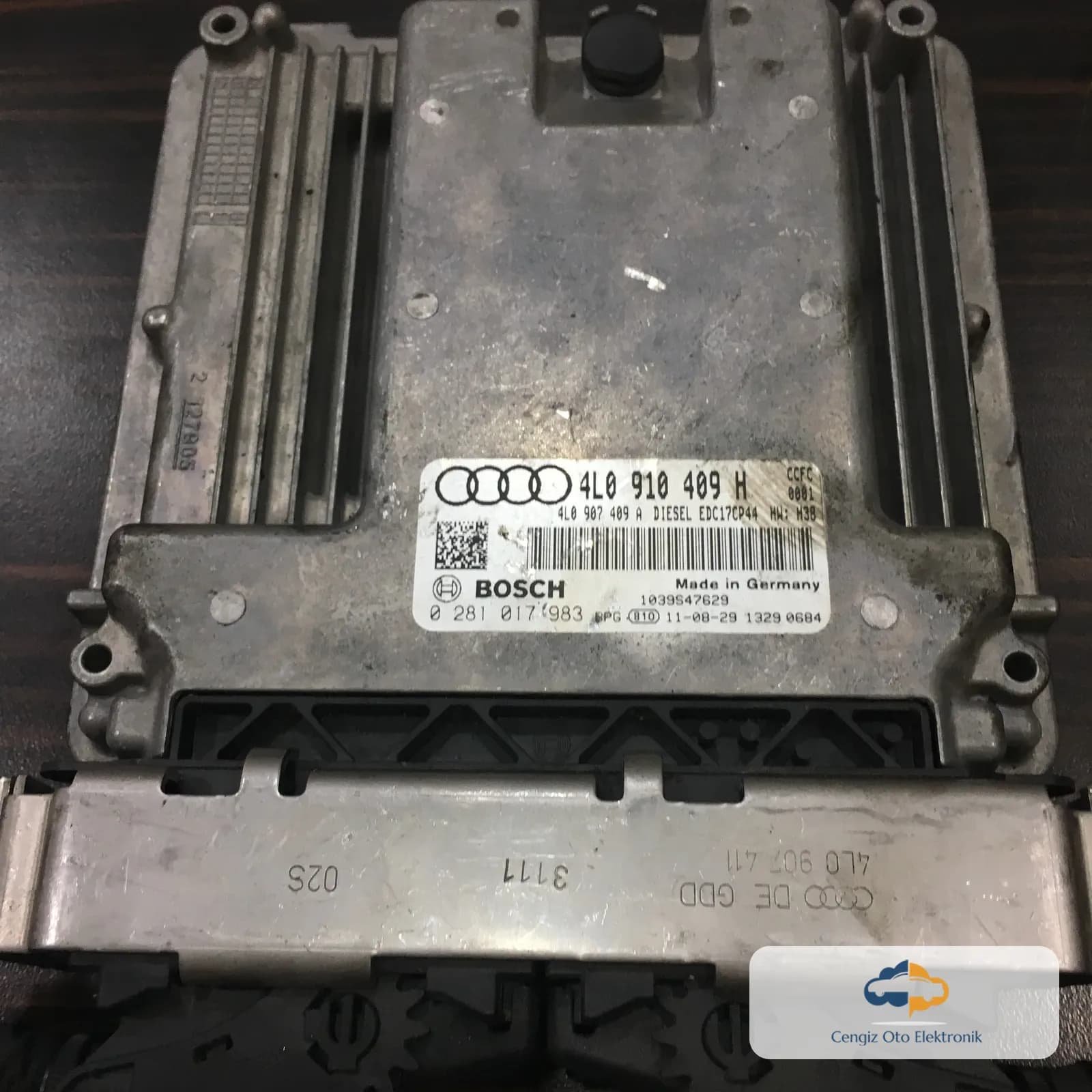 Audi Q7 4.2 Motor Beyini - 0281017983 - 4L0910409H - EDC17CP44