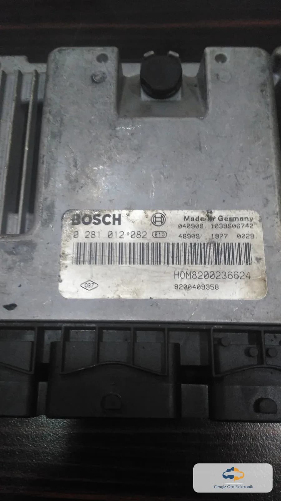 Bosch Renault Master II, Trafic II / Opel Movano A, Vivaro A / Nissan Interstar, Primastar Motor Beyini (ECU / Motor Kontrol Ünitesi)